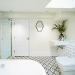 Luxurious 4-bedroom Penthouse: 15 Mins To Centre, Secure Parking 2* Leeds (West Yorkshire)