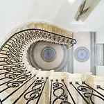 Luxurious 4-bedroom Penthouse: 15 Mins To Centre, Secure Parking Pensión 2*