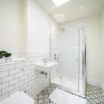 Luxurious 4-bedroom Penthouse: 15 Mins To Centre, Secure Parking